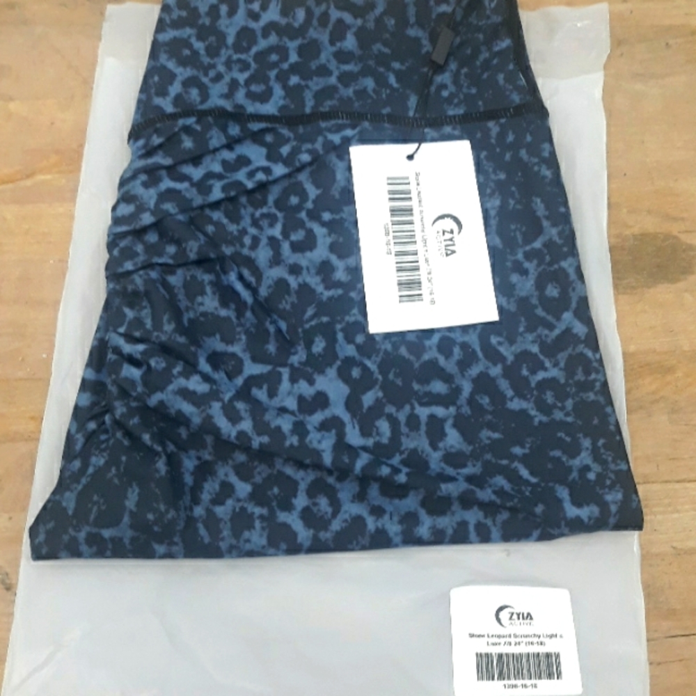 Zyia Stone Leopard scrunchy light n luxe 7/8 leggings 16-18 - Picture 2 of 4